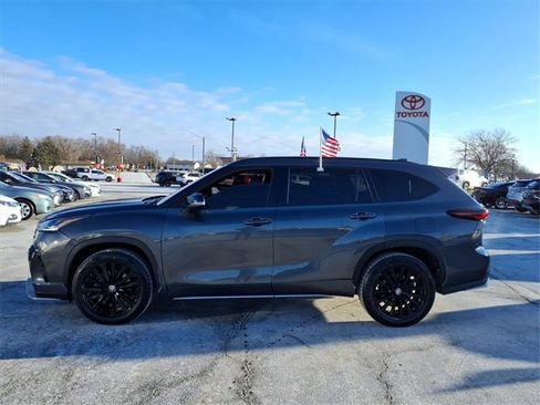 Used 2024 Toyota Highlander XSE image 6