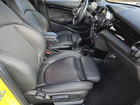 Used 2023 MINI Cooper S w/ Premium Package image 12