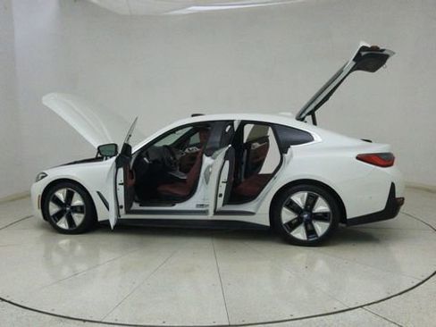 Used 2025 BMW i4 xDrive40i w/ Premium Package image 74