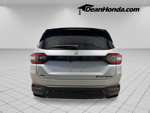 New 2026 Honda Pilot Black Edition image 4