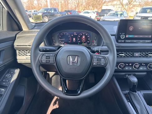 Certified 2023 Honda Accord EX image 20