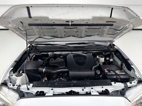 Used 2021 Toyota Tacoma SR5 RWD image 28
