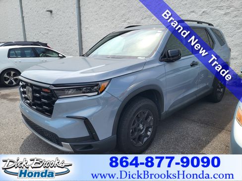 Used 2025 Honda Pilot TrailSport image 1