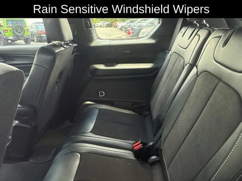 Used 2023 Jeep Grand Cherokee L Altitude AWD/4WD image 22