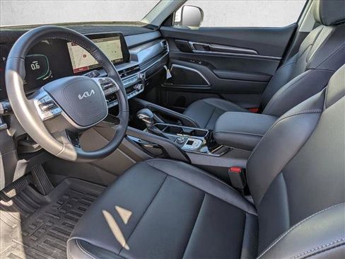 Used 2025 Kia Telluride LX image 18