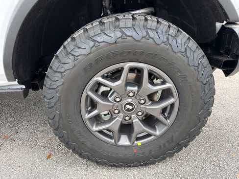 New 2025 Ford Bronco Badlands image 10