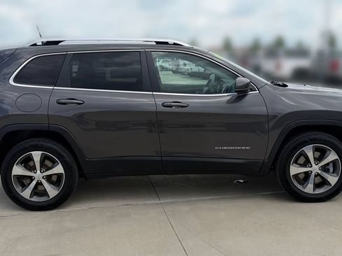 Used 2020 Jeep Cherokee Limited AWD/4WD image 6