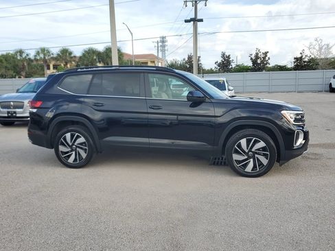 Certified 2024 Volkswagen Atlas SE FWD image 4
