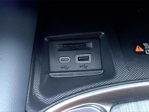 Used 2024 Buick Enclave Premium image 33