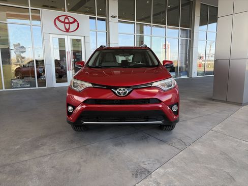 Used 2016 Toyota RAV4 XLE image 2
