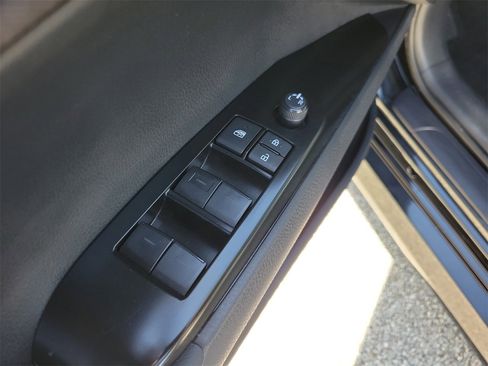 Used 2025 Toyota Camry LE image 15