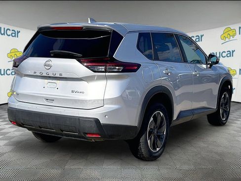 Used 2024 Nissan Rogue SV image 6