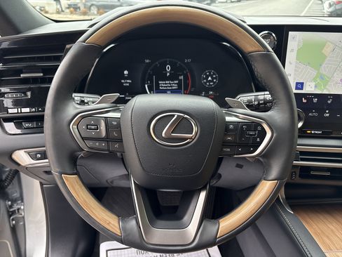 Certified 2025 Lexus RX 350 Premium w/ Accessory Package image 18