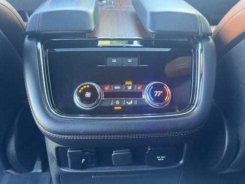 Used 2020 Lincoln Navigator Reserve w/ Luxury Package image 19