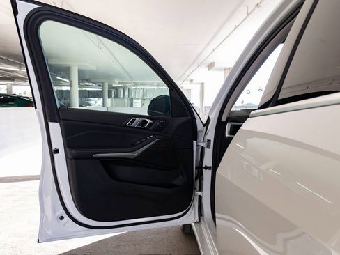 Certified 2023 BMW X7 xDrive40i w/ Climate Comfort Package image 13