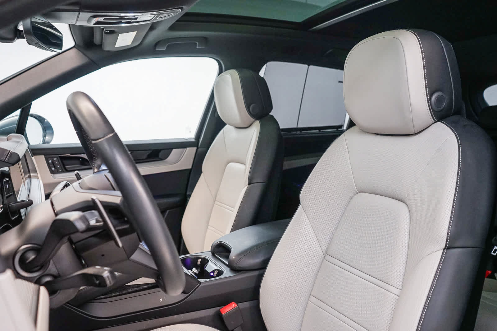 Certified 2026 Porsche Cayenne S AWD/4WD image 5