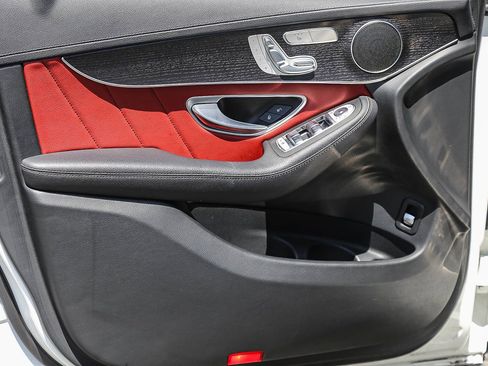 Used 2023 Mercedes-Benz GLC 300 4MATIC Coupe image 19