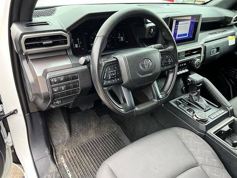 Used 2024 Toyota Tacoma SR5 AWD/4WD image 15