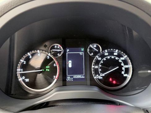Used 2023 Lexus GX 460 Luxury AWD/4WD image 43
