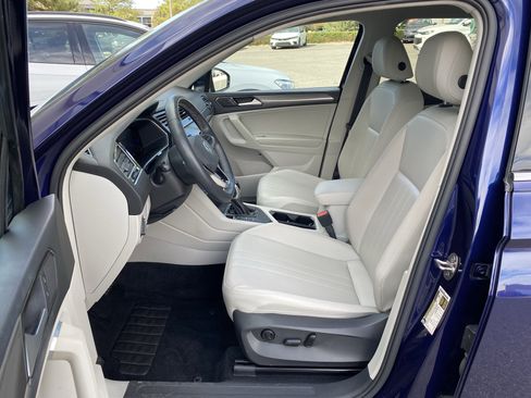 Used 2022 Volkswagen Tiguan SE FWD image 25