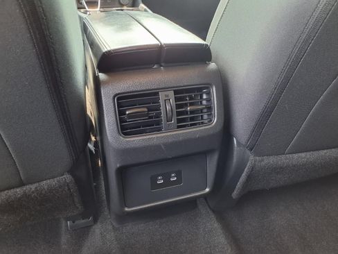 Used 2024 Nissan Rogue SV FWD image 12