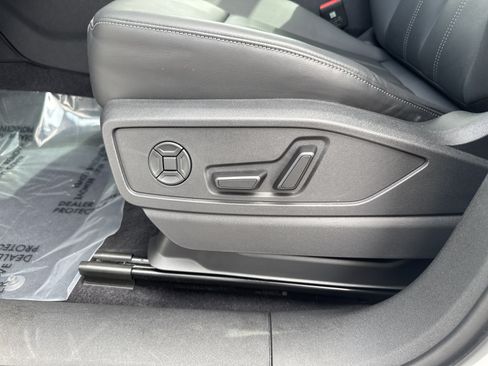 Used 2025 Audi Q5 Premium w/ Convenience Package AWD/4WD image 24