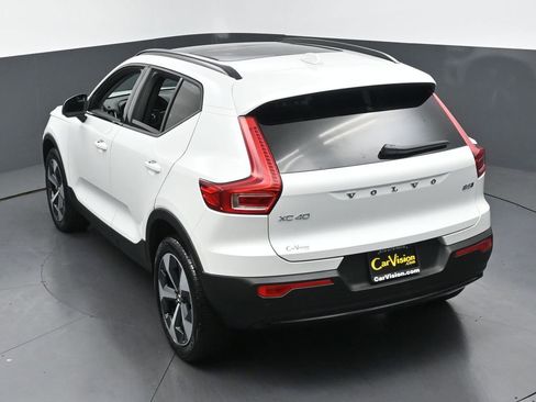 Used 2026 Volvo XC40 B5 Plus AWD/4WD image 39