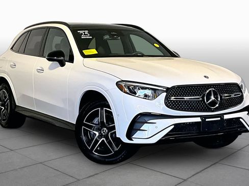 Used 2025 Mercedes-Benz GLC 300 4MATIC image 3