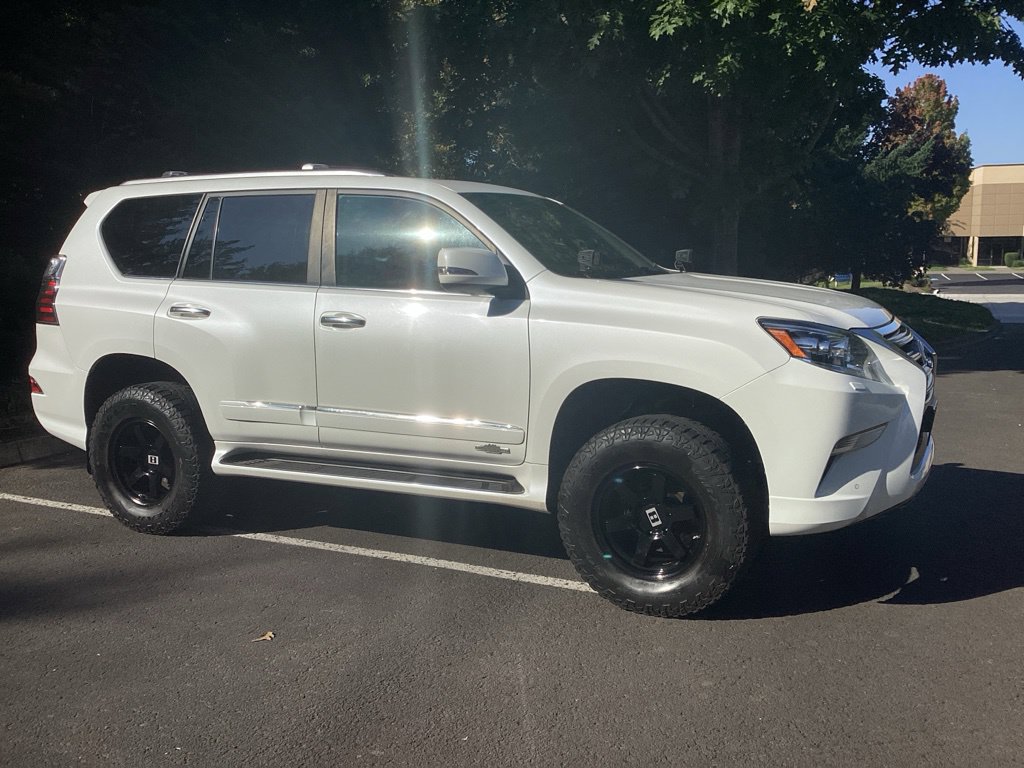 Used 2018 Lexus GX 460 Premium w/ Premium Package AWD/4WD image 8