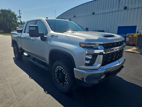 Used 2023 Chevrolet Silverado 2500 LT w/ Convenience Package AWD/4WD image 4