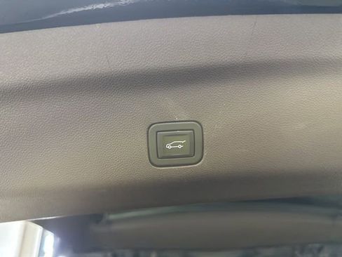 Used 2023 Chevrolet Tahoe LT image 34