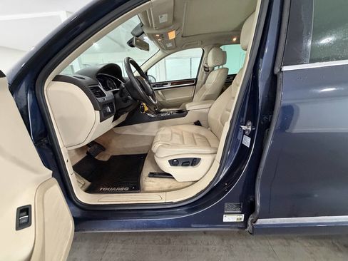 Used 2012 Volkswagen Touareg VR6 image 27