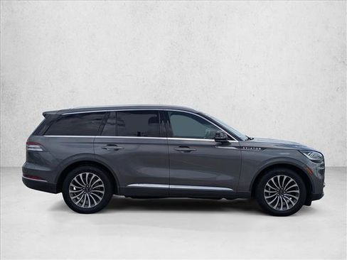 Used 2023 Lincoln Aviator Reserve w/ Elements Package Plus RWD image 4