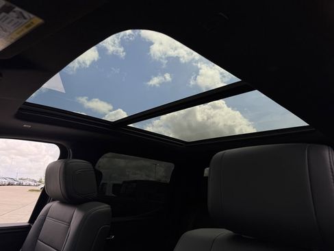 Used 2025 Toyota Tundra Limited image 26