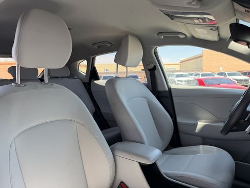 Used 2025 Hyundai Kona SEL FWD image 38