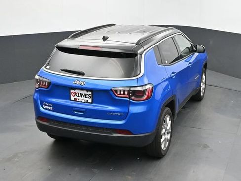 Used 2025 Jeep Compass Limited AWD/4WD image 12
