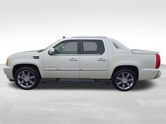 Used 2013 Cadillac Escalade EXT Premium video 2