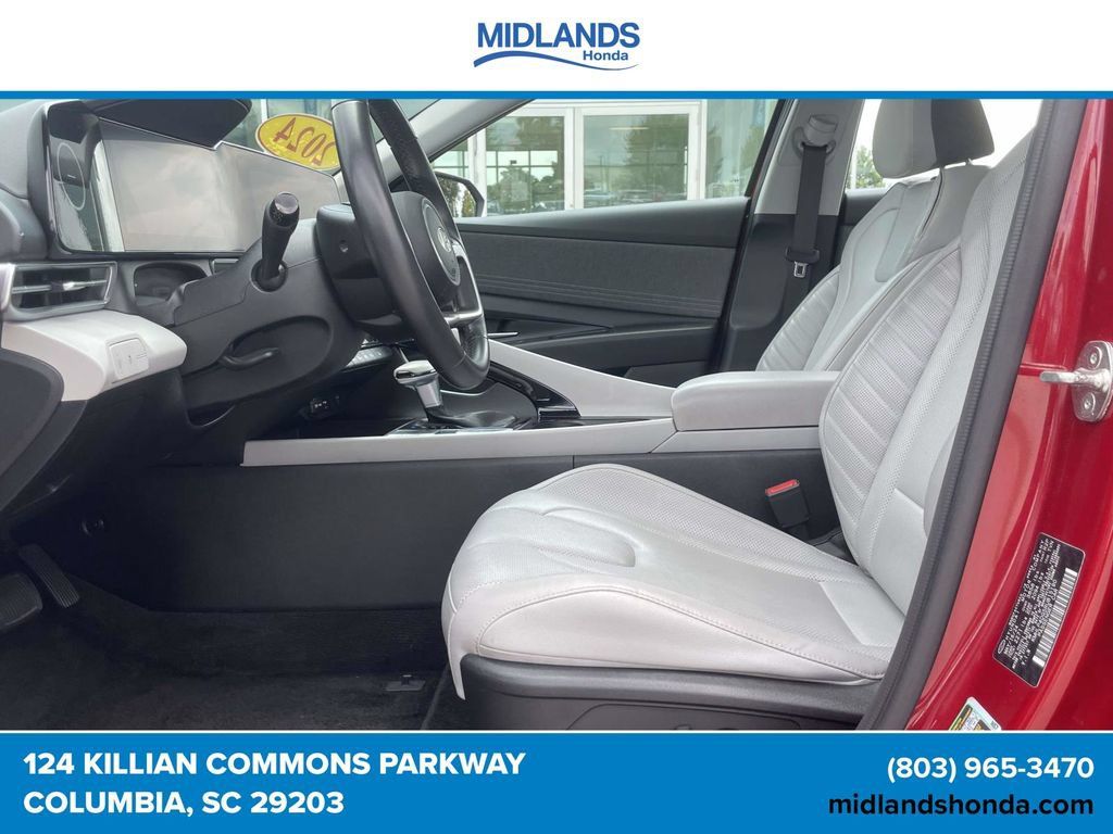 Used 2024 Hyundai Elantra Limited FWD image 14