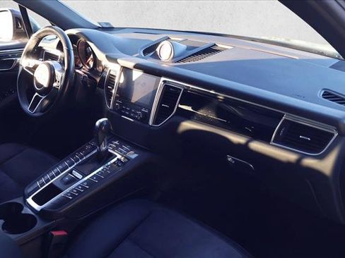 Used 2018 Porsche Macan Sport Edition image 26