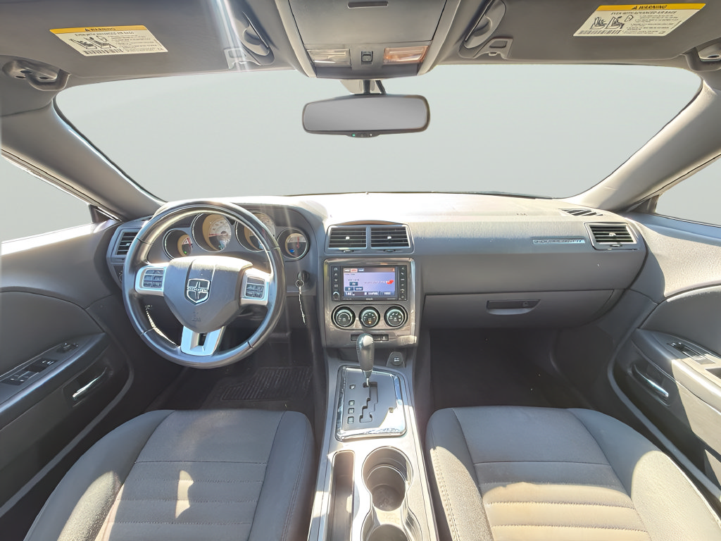Used 2014 Dodge Challenger SXT RWD image 9