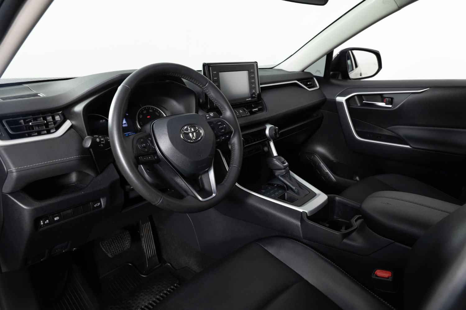 Used 2022 Toyota RAV4 XLE Premium AWD/4WD image 12