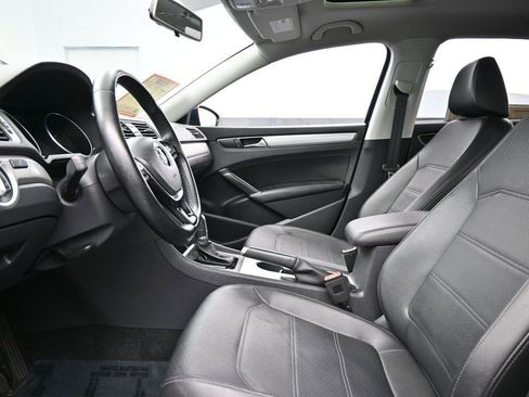 Used 2019 Volkswagen Passat 2.0T Wolfsburg image 11