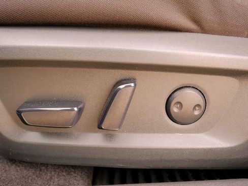 Used 2023 Nissan Rogue SV image 40