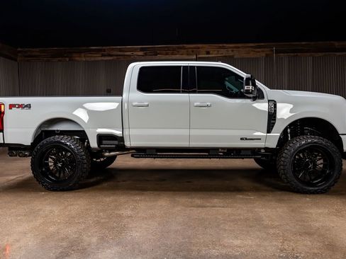 Used 2024 Ford F250 Lariat w/ Sport Appearance Package image 11