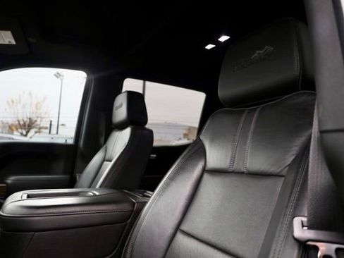 Used 2020 Chevrolet Silverado 1500 High Country image 12