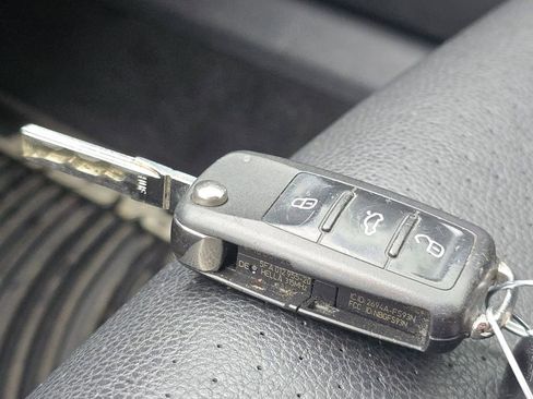 Used 2017 Volkswagen Passat 1.8T R-Line image 31