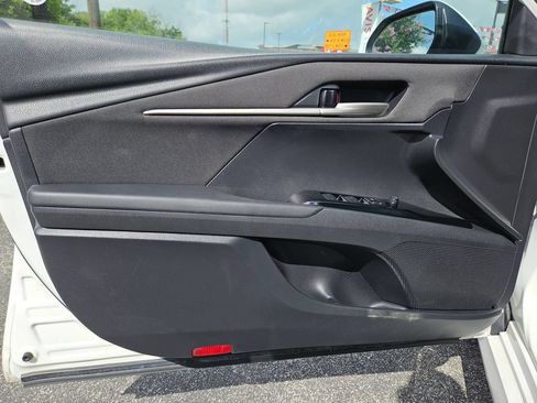 Used 2025 Toyota Camry LE FWD image 14