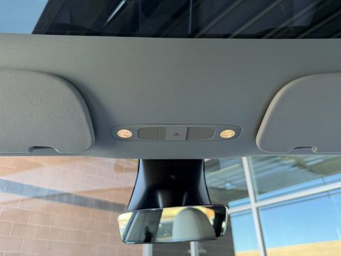 Used 2024 Tesla Model Y 2WD image 29