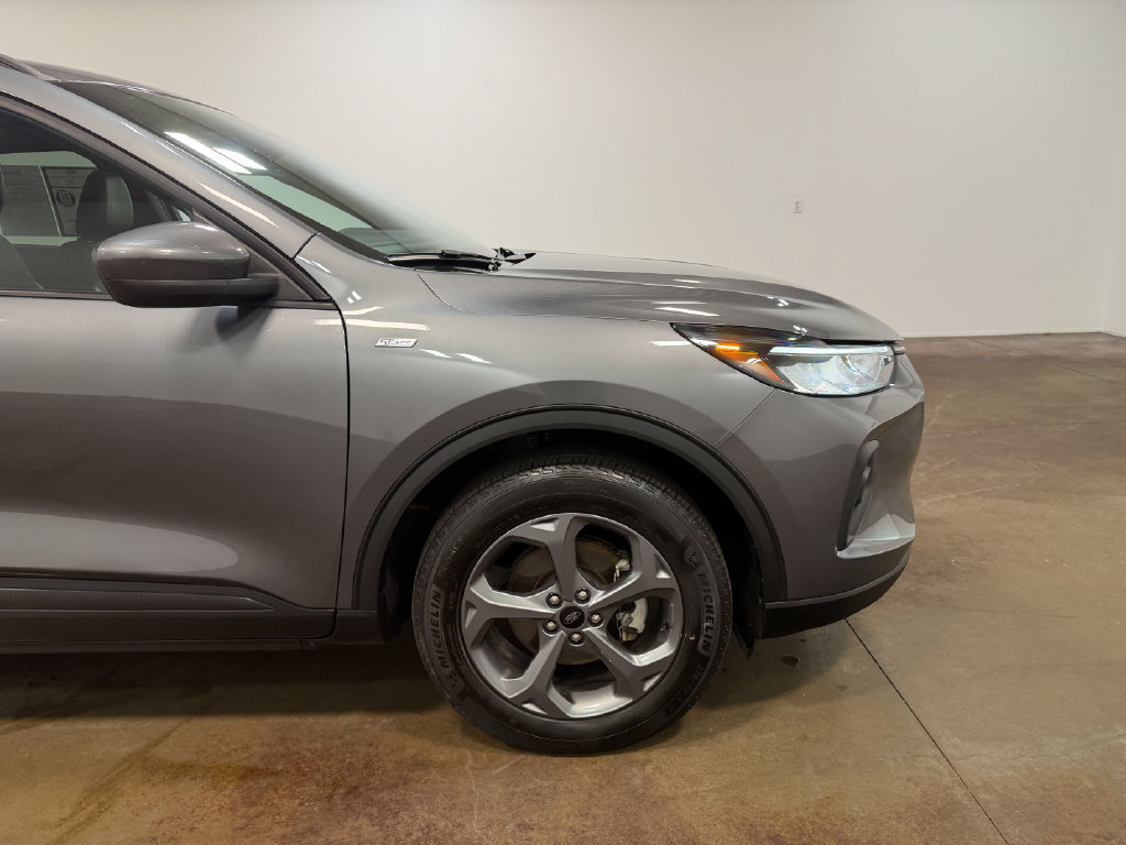 Used 2025 Ford Escape ST-Line Select AWD/4WD image 31