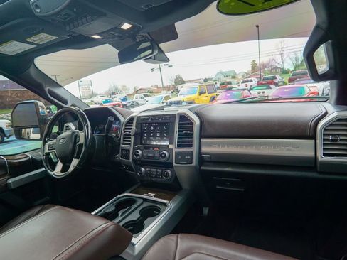 Used 2017 Ford F350 Platinum w/ Platinum Ultimate Package image 15